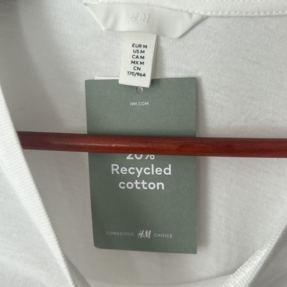 H&M Long Sleeve White TEE NWT - Picture 2 of 3